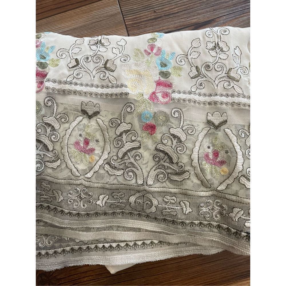 Emoressions Style Women’s Cream embroidered shift dress 100% silk size 4 - Picture 4 of 11